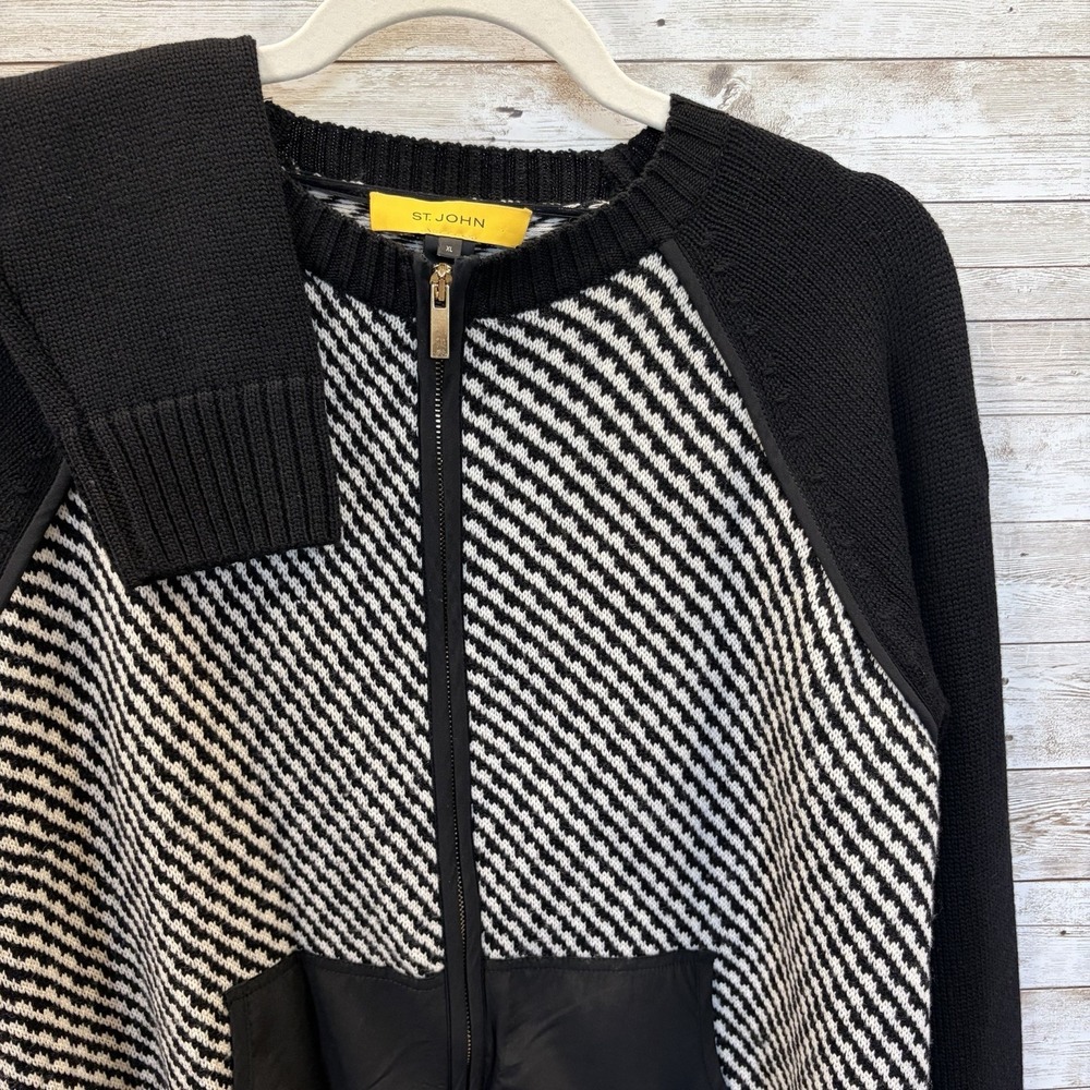 St. John Womens XL Cardigan Jacket Wool Houndstooth-like Black & White Knit Zip